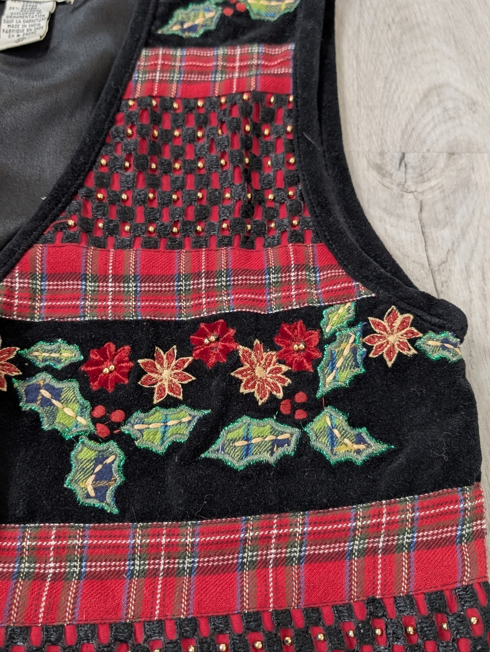 Vintage CLEO Festive Red & Black Plaid Embroidered Christmas Holiday Vest Sz XS - Picture 8 of 11